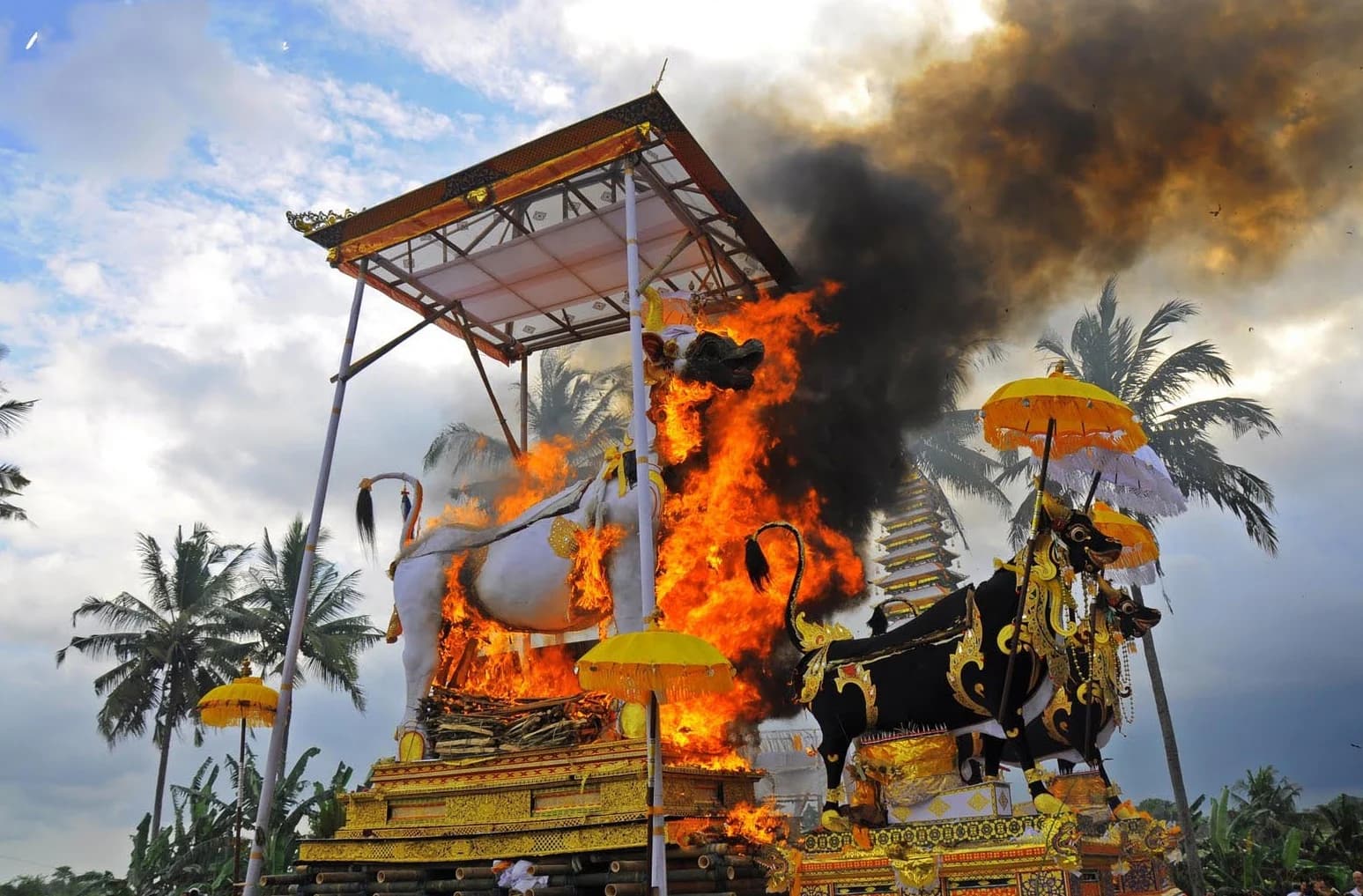 Upacara Ngaben di Bali